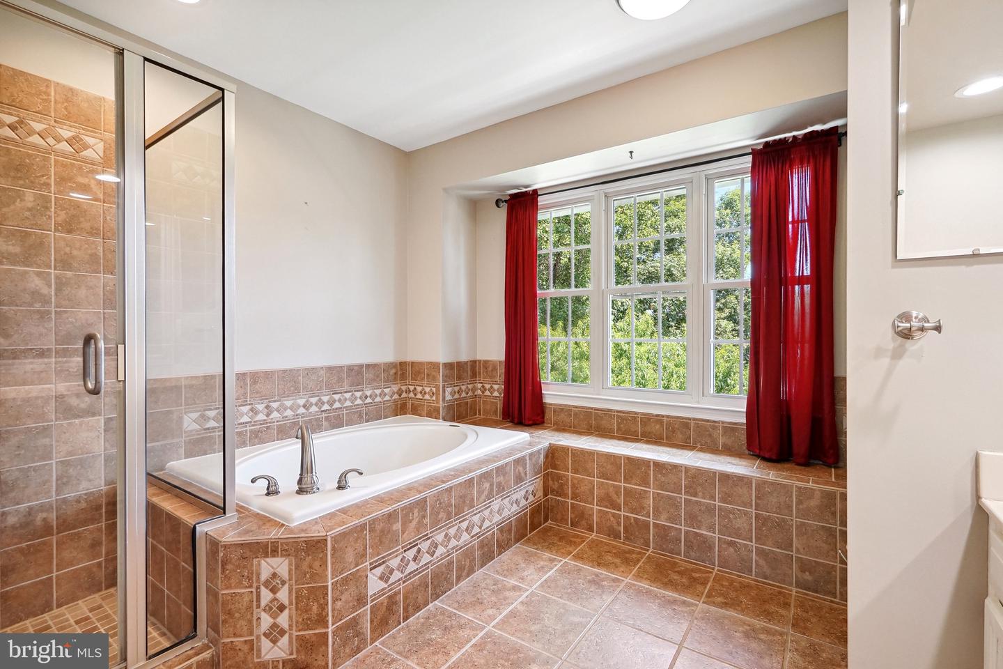 5406 LOMAX WAY, WOODBRIDGE, Virginia 22193, 5 Bedrooms Bedrooms, ,3 BathroomsBathrooms,Residential,For sale,5406 LOMAX WAY,VAPW2111838 MLS # VAPW2111838