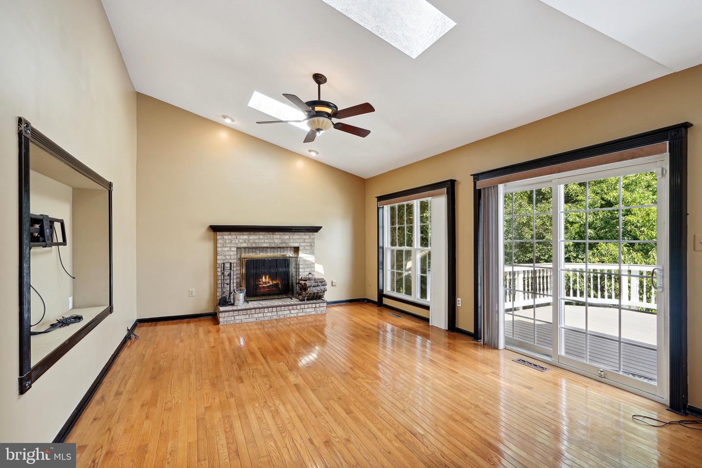 5406 LOMAX WAY, WOODBRIDGE, Virginia 22193, 5 Bedrooms Bedrooms, ,3 BathroomsBathrooms,Residential,For sale,5406 LOMAX WAY,VAPW2111838 MLS # VAPW2111838