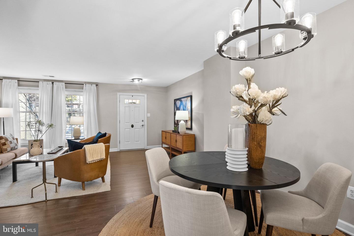 818 WOLFE ST, ALEXANDRIA, Virginia 22314, 3 Bedrooms Bedrooms, ,1 BathroomBathrooms,Residential,For sale,818 WOLFE ST,VAAX2053776 MLS # VAAX2053776