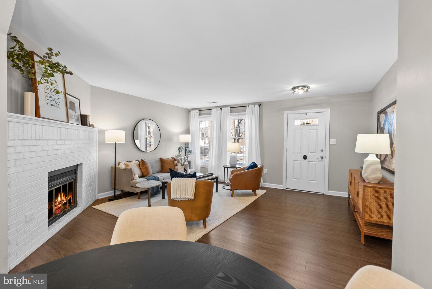 818 WOLFE ST, ALEXANDRIA, Virginia 22314, 3 Bedrooms Bedrooms, ,1 BathroomBathrooms,Residential,For sale,818 WOLFE ST,VAAX2053776 MLS # VAAX2053776