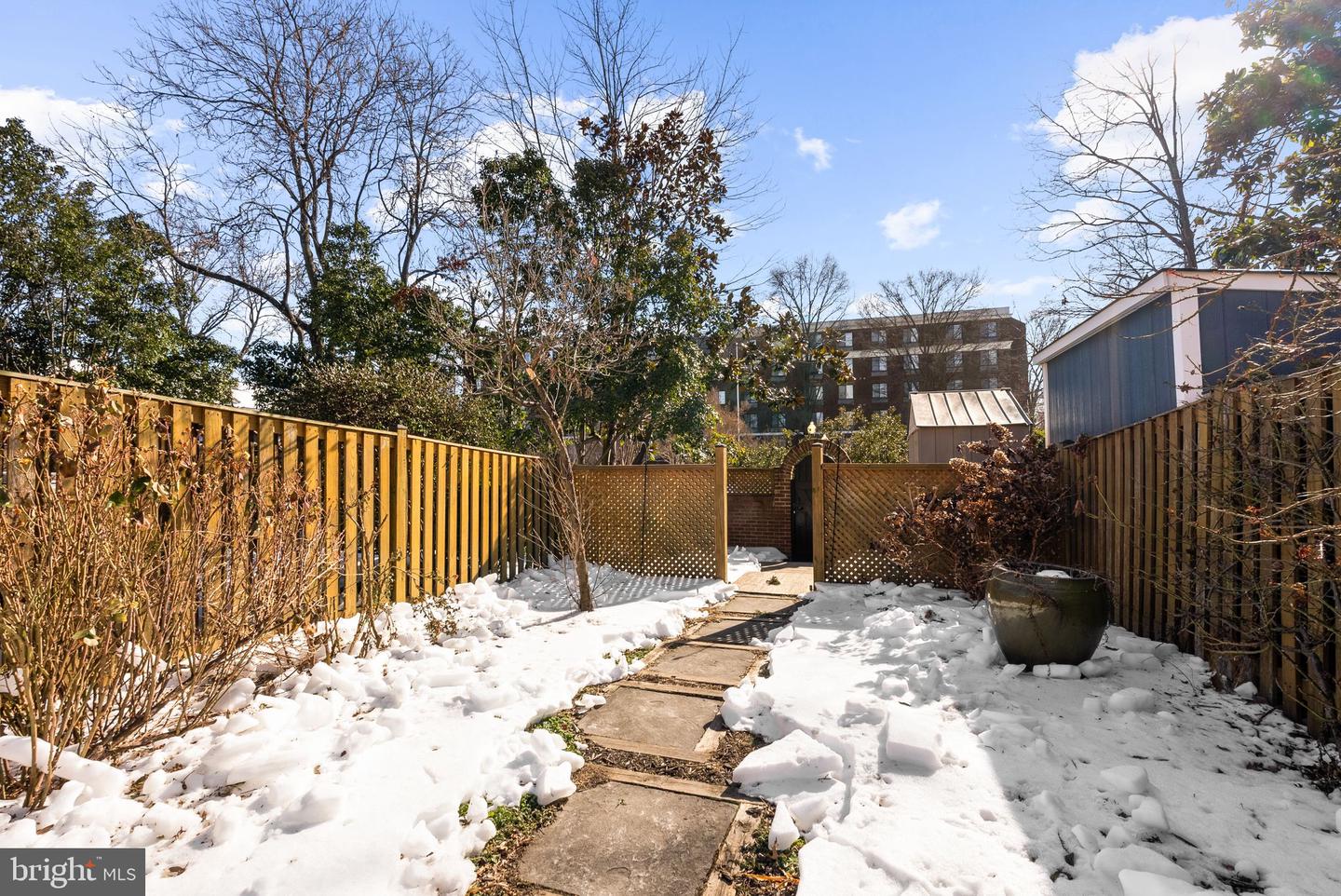 818 WOLFE ST, ALEXANDRIA, Virginia 22314, 3 Bedrooms Bedrooms, ,1 BathroomBathrooms,Residential,For sale,818 WOLFE ST,VAAX2053776 MLS # VAAX2053776