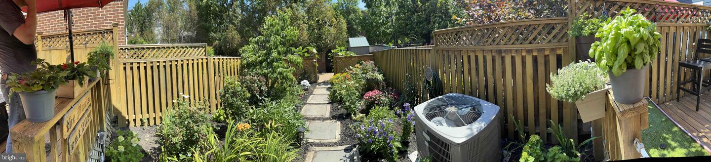 818 WOLFE ST, ALEXANDRIA, Virginia 22314, 3 Bedrooms Bedrooms, ,1 BathroomBathrooms,Residential,For sale,818 WOLFE ST,VAAX2053776 MLS # VAAX2053776