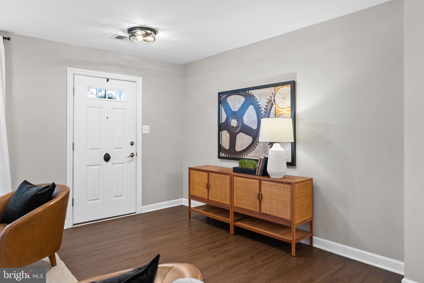 818 WOLFE ST, ALEXANDRIA, Virginia 22314, 3 Bedrooms Bedrooms, ,1 BathroomBathrooms,Residential,For sale,818 WOLFE ST,VAAX2053776 MLS # VAAX2053776