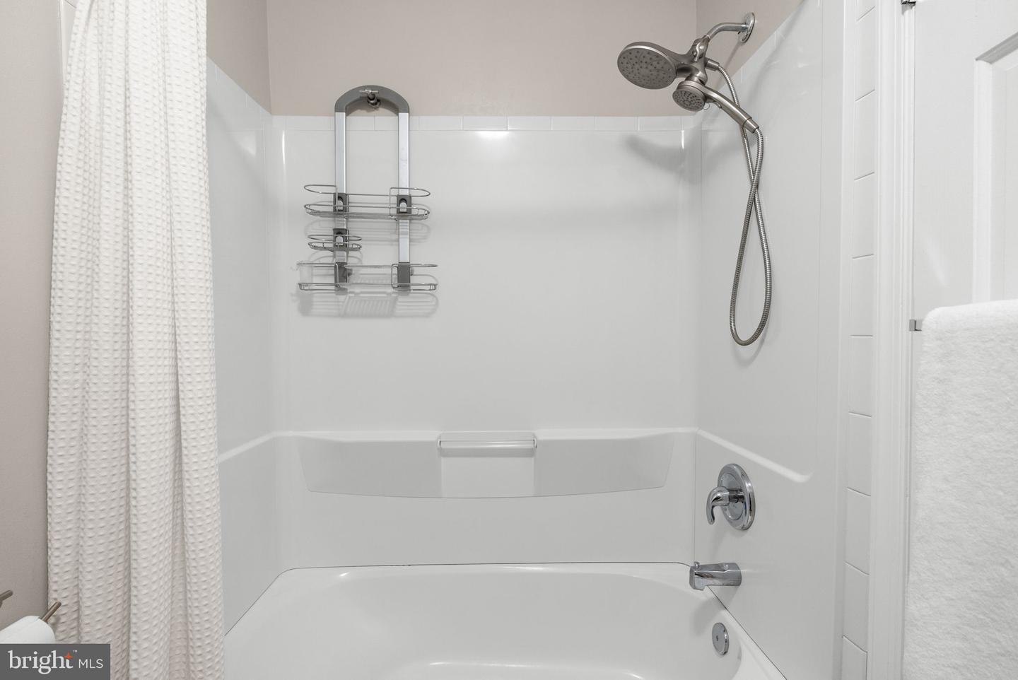 818 WOLFE ST, ALEXANDRIA, Virginia 22314, 3 Bedrooms Bedrooms, ,1 BathroomBathrooms,Residential,For sale,818 WOLFE ST,VAAX2053776 MLS # VAAX2053776