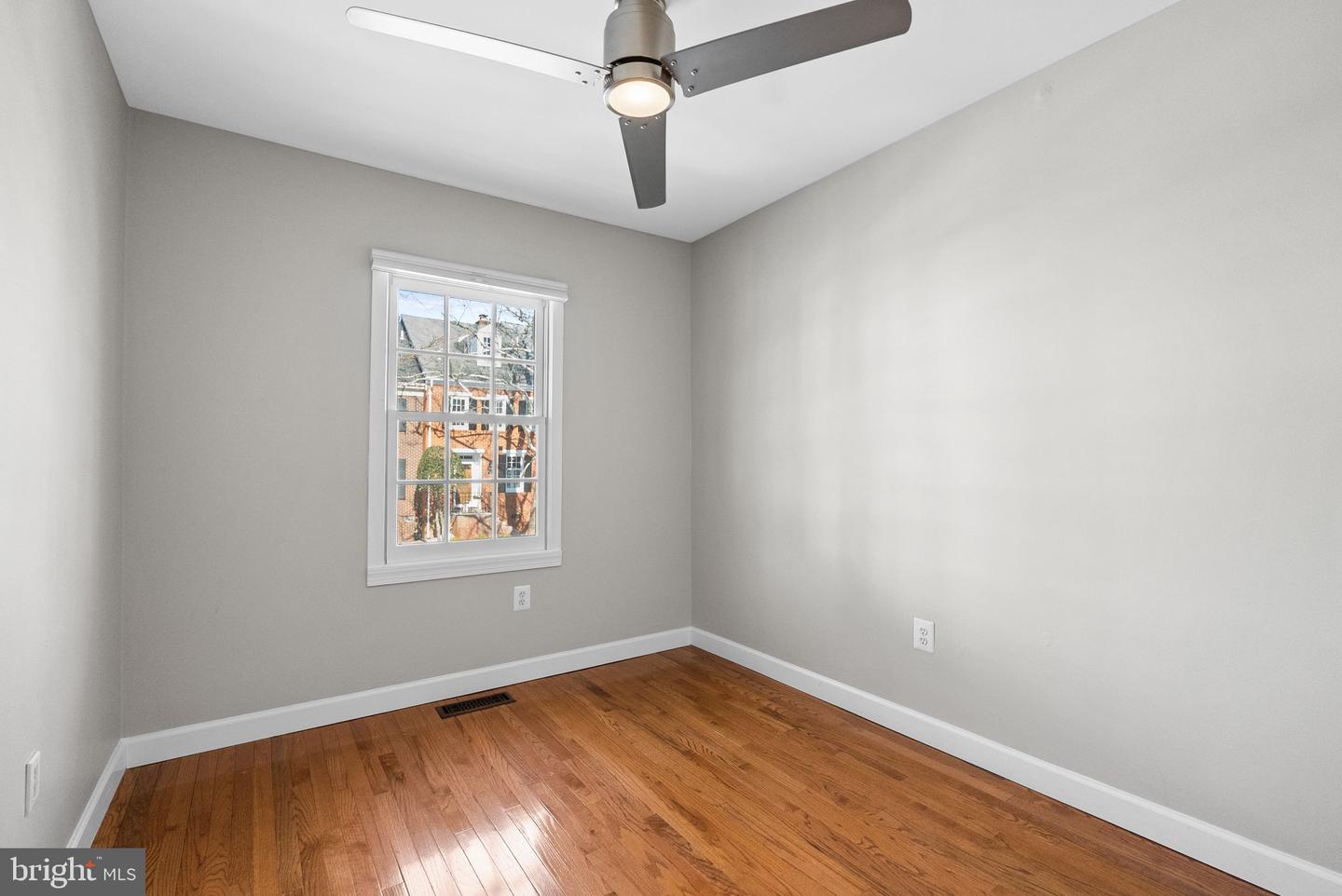818 WOLFE ST, ALEXANDRIA, Virginia 22314, 3 Bedrooms Bedrooms, ,1 BathroomBathrooms,Residential,For sale,818 WOLFE ST,VAAX2053776 MLS # VAAX2053776