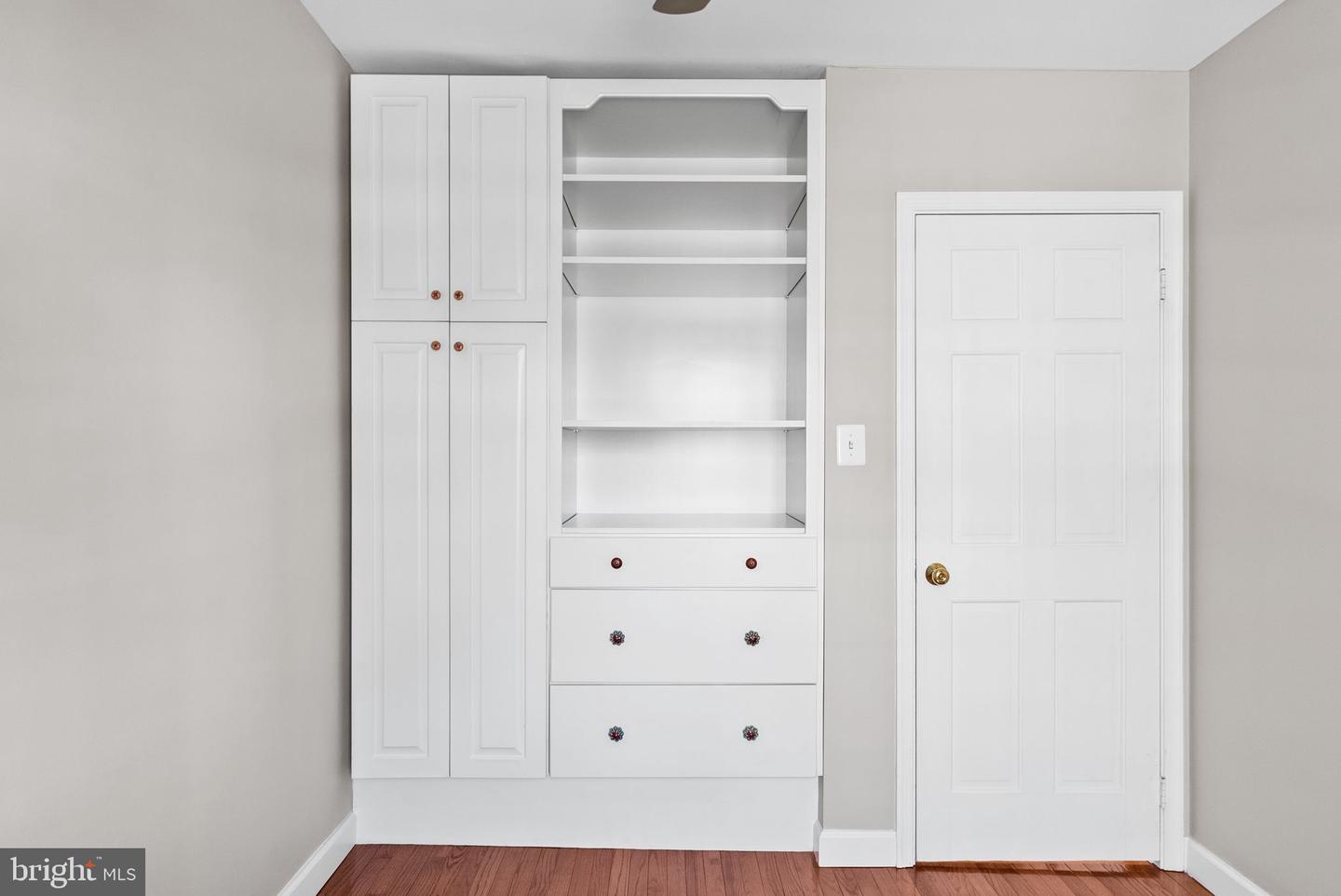 818 WOLFE ST, ALEXANDRIA, Virginia 22314, 3 Bedrooms Bedrooms, ,1 BathroomBathrooms,Residential,For sale,818 WOLFE ST,VAAX2053776 MLS # VAAX2053776