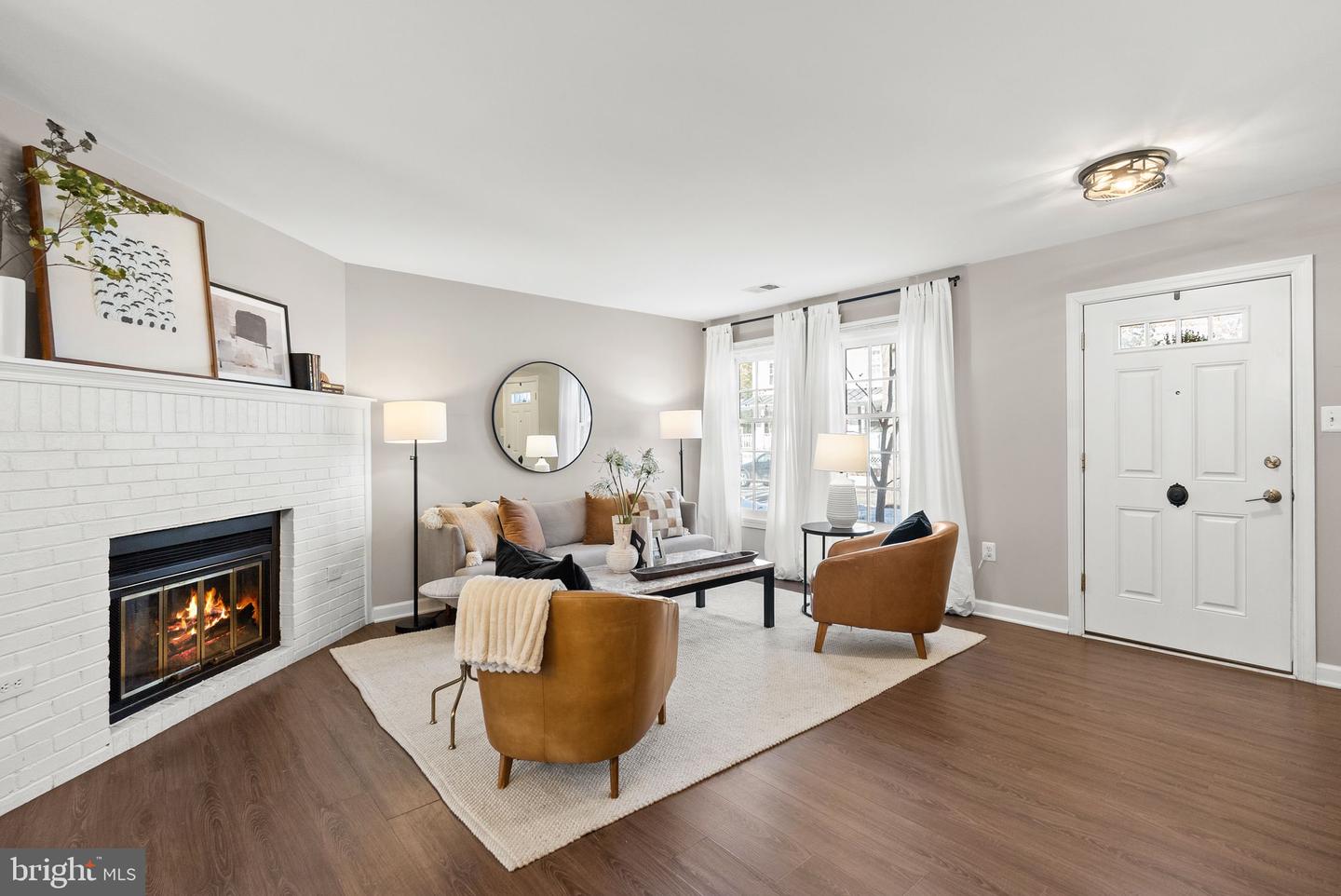 818 WOLFE ST, ALEXANDRIA, Virginia 22314, 3 Bedrooms Bedrooms, ,1 BathroomBathrooms,Residential,For sale,818 WOLFE ST,VAAX2053776 MLS # VAAX2053776