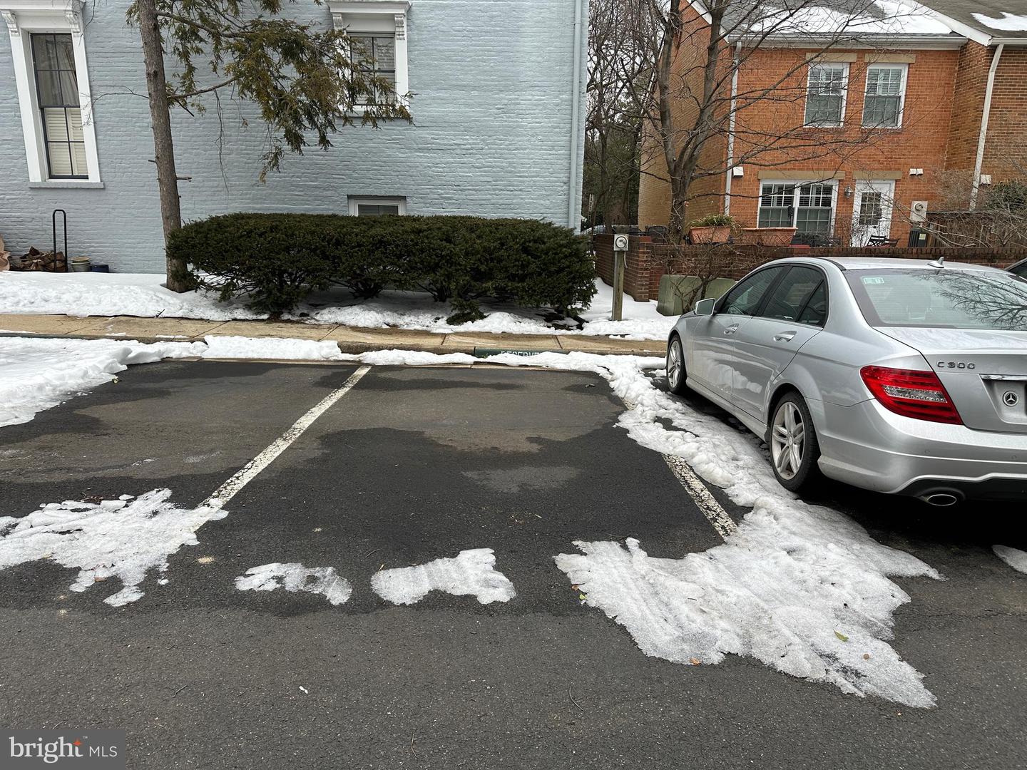 818 WOLFE ST, ALEXANDRIA, Virginia 22314, 3 Bedrooms Bedrooms, ,1 BathroomBathrooms,Residential,For sale,818 WOLFE ST,VAAX2053776 MLS # VAAX2053776