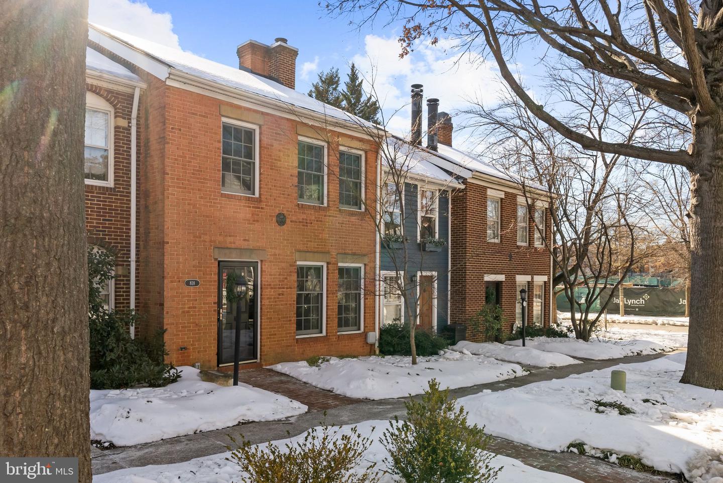 818 WOLFE ST, ALEXANDRIA, Virginia 22314, 3 Bedrooms Bedrooms, ,1 BathroomBathrooms,Residential,For sale,818 WOLFE ST,VAAX2053776 MLS # VAAX2053776