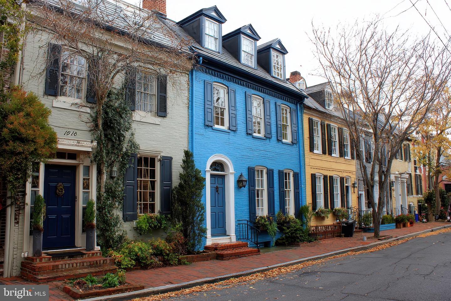 818 WOLFE ST, ALEXANDRIA, Virginia 22314, 3 Bedrooms Bedrooms, ,1 BathroomBathrooms,Residential,For sale,818 WOLFE ST,VAAX2053776 MLS # VAAX2053776