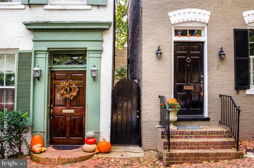 818 WOLFE ST, ALEXANDRIA, Virginia 22314, 3 Bedrooms Bedrooms, ,1 BathroomBathrooms,Residential,For sale,818 WOLFE ST,VAAX2053776 MLS # VAAX2053776