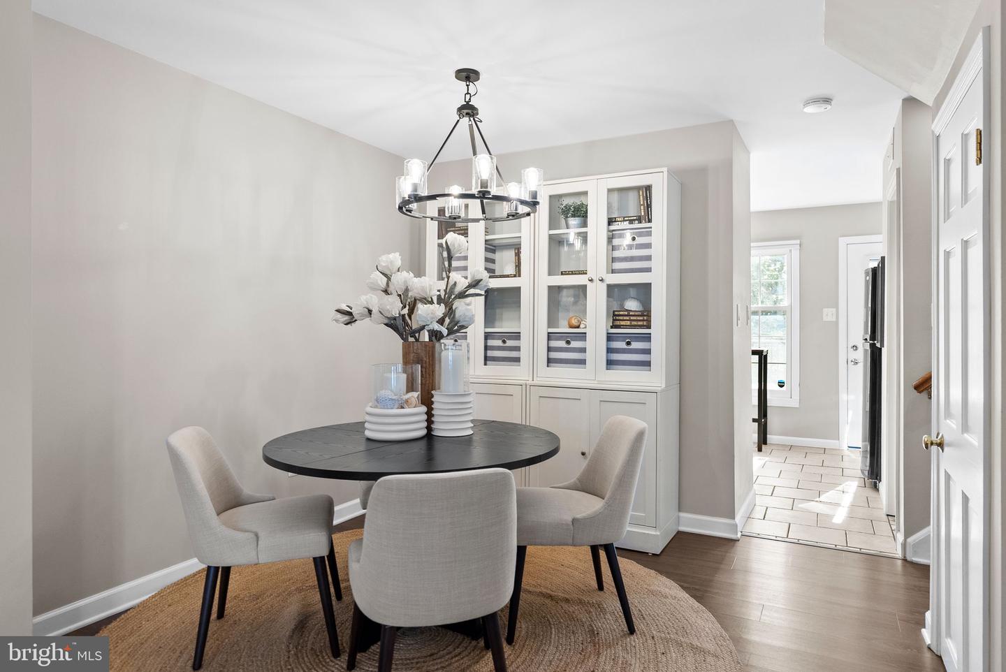 818 WOLFE ST, ALEXANDRIA, Virginia 22314, 3 Bedrooms Bedrooms, ,1 BathroomBathrooms,Residential,For sale,818 WOLFE ST,VAAX2053776 MLS # VAAX2053776