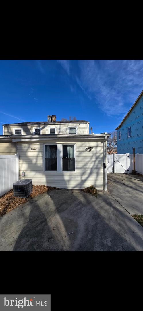 2223 HUNTINGTON AVE, ALEXANDRIA, Virginia 22303, 2 Bedrooms Bedrooms, ,1 BathroomBathrooms,Residential,For sale,2223 HUNTINGTON AVE,VAFX2288916 MLS # VAFX2288916