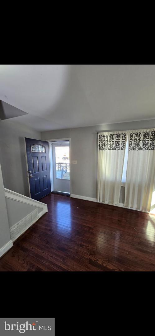 2223 HUNTINGTON AVE, ALEXANDRIA, Virginia 22303, 2 Bedrooms Bedrooms, ,1 BathroomBathrooms,Residential,For sale,2223 HUNTINGTON AVE,VAFX2288916 MLS # VAFX2288916