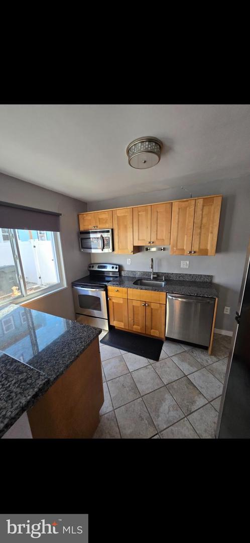 2223 HUNTINGTON AVE, ALEXANDRIA, Virginia 22303, 2 Bedrooms Bedrooms, ,1 BathroomBathrooms,Residential,For sale,2223 HUNTINGTON AVE,VAFX2288916 MLS # VAFX2288916