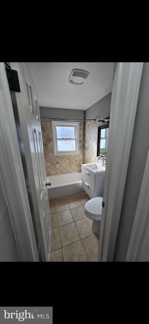 2223 HUNTINGTON AVE, ALEXANDRIA, Virginia 22303, 2 Bedrooms Bedrooms, ,1 BathroomBathrooms,Residential,For sale,2223 HUNTINGTON AVE,VAFX2288916 MLS # VAFX2288916