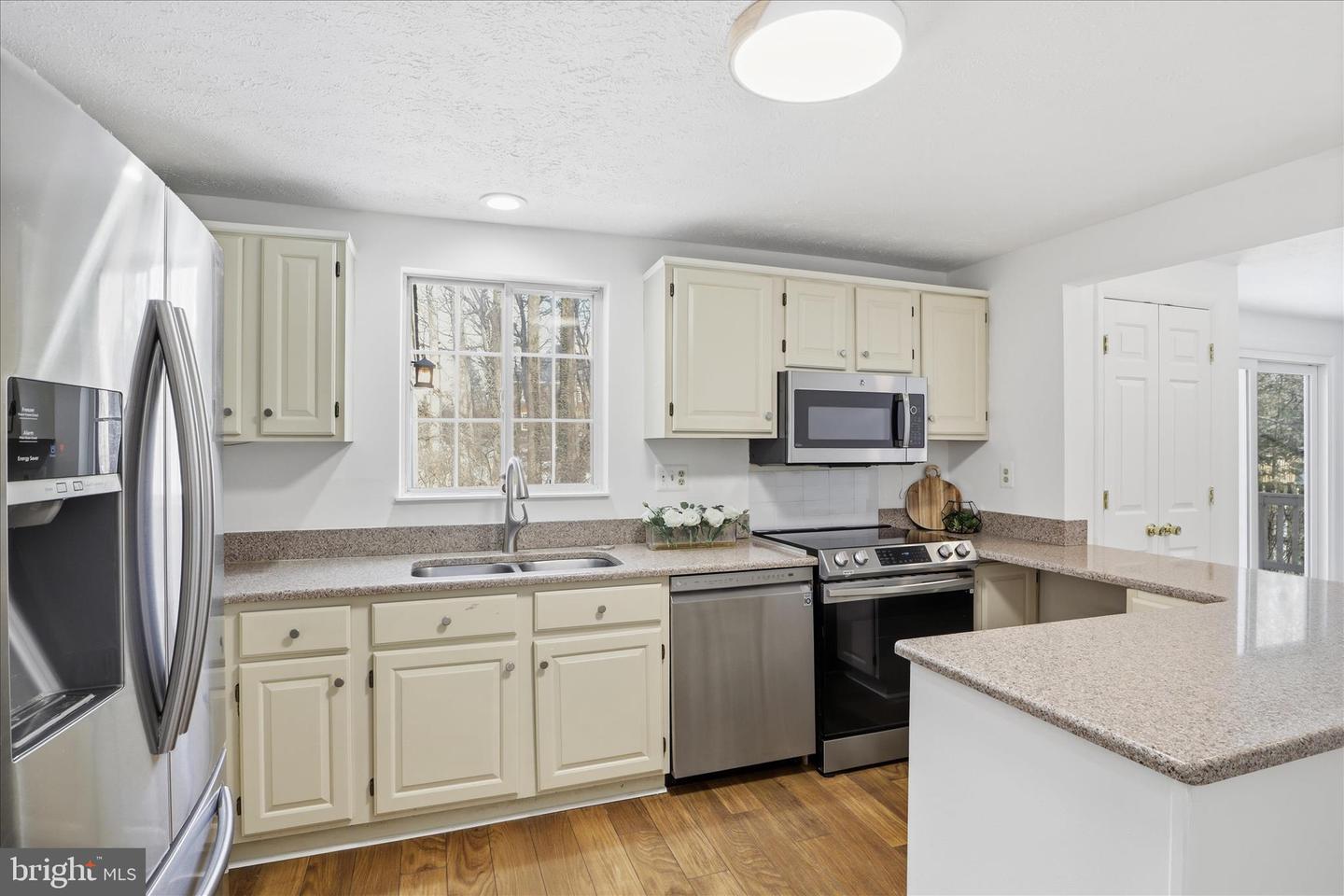 9810 OLEANDER AVE, VIENNA, Virginia 22181, 5 Bedrooms Bedrooms, ,4 BathroomsBathrooms,Residential,For sale,9810 OLEANDER AVE,VAFX2288944 MLS # VAFX2288944