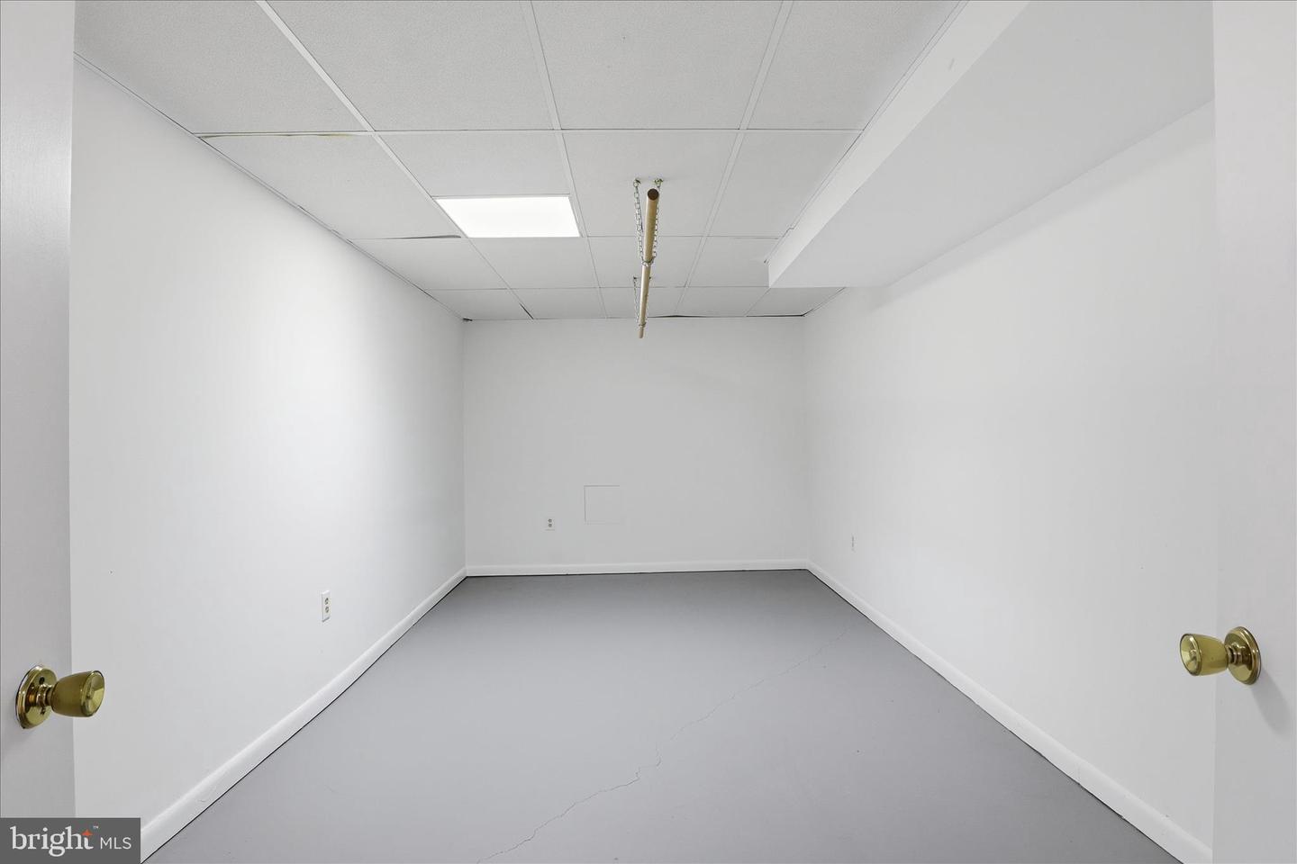 9810 OLEANDER AVE, VIENNA, Virginia 22181, 5 Bedrooms Bedrooms, ,4 BathroomsBathrooms,Residential,For sale,9810 OLEANDER AVE,VAFX2288944 MLS # VAFX2288944