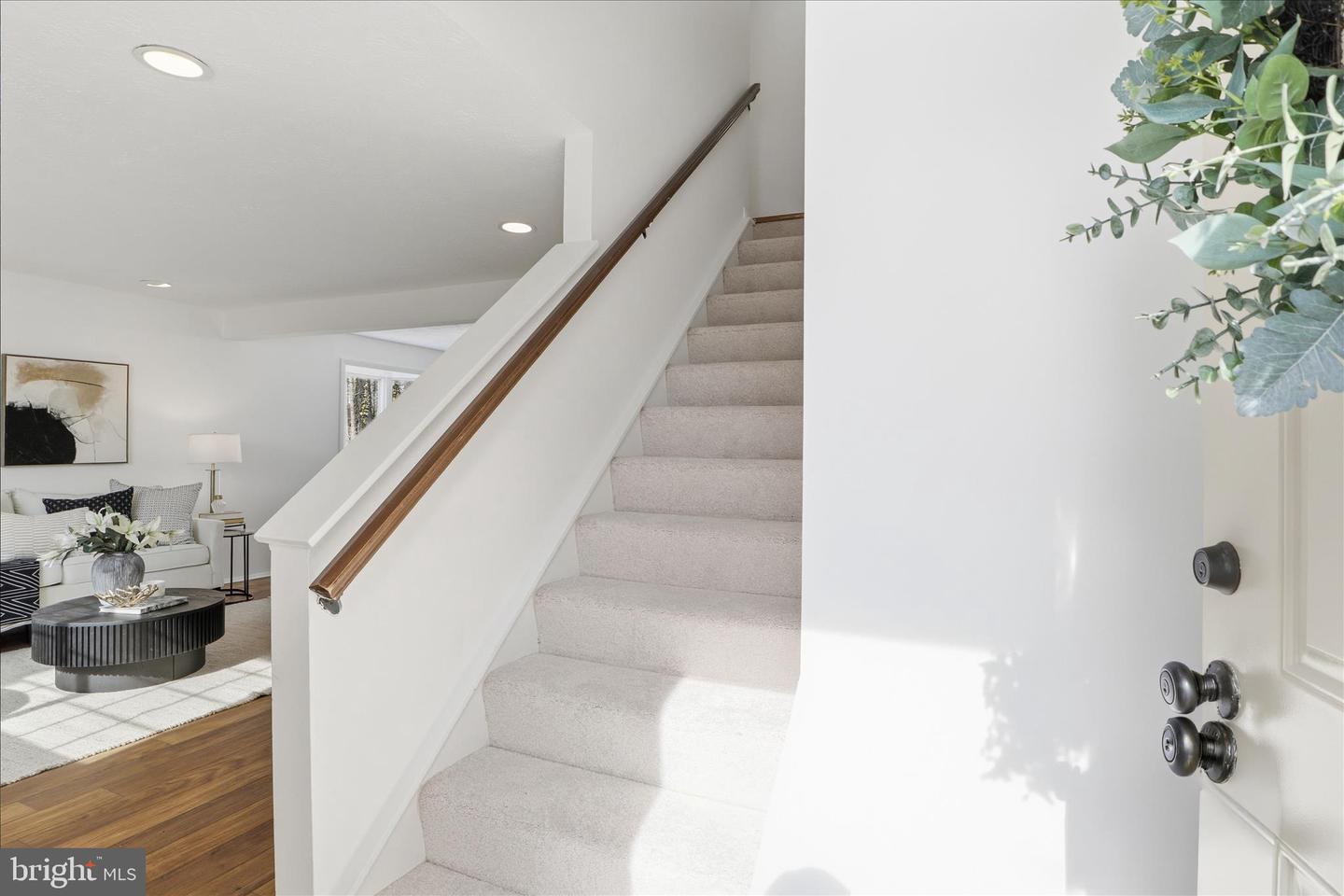 9810 OLEANDER AVE, VIENNA, Virginia 22181, 5 Bedrooms Bedrooms, ,4 BathroomsBathrooms,Residential,For sale,9810 OLEANDER AVE,VAFX2288944 MLS # VAFX2288944