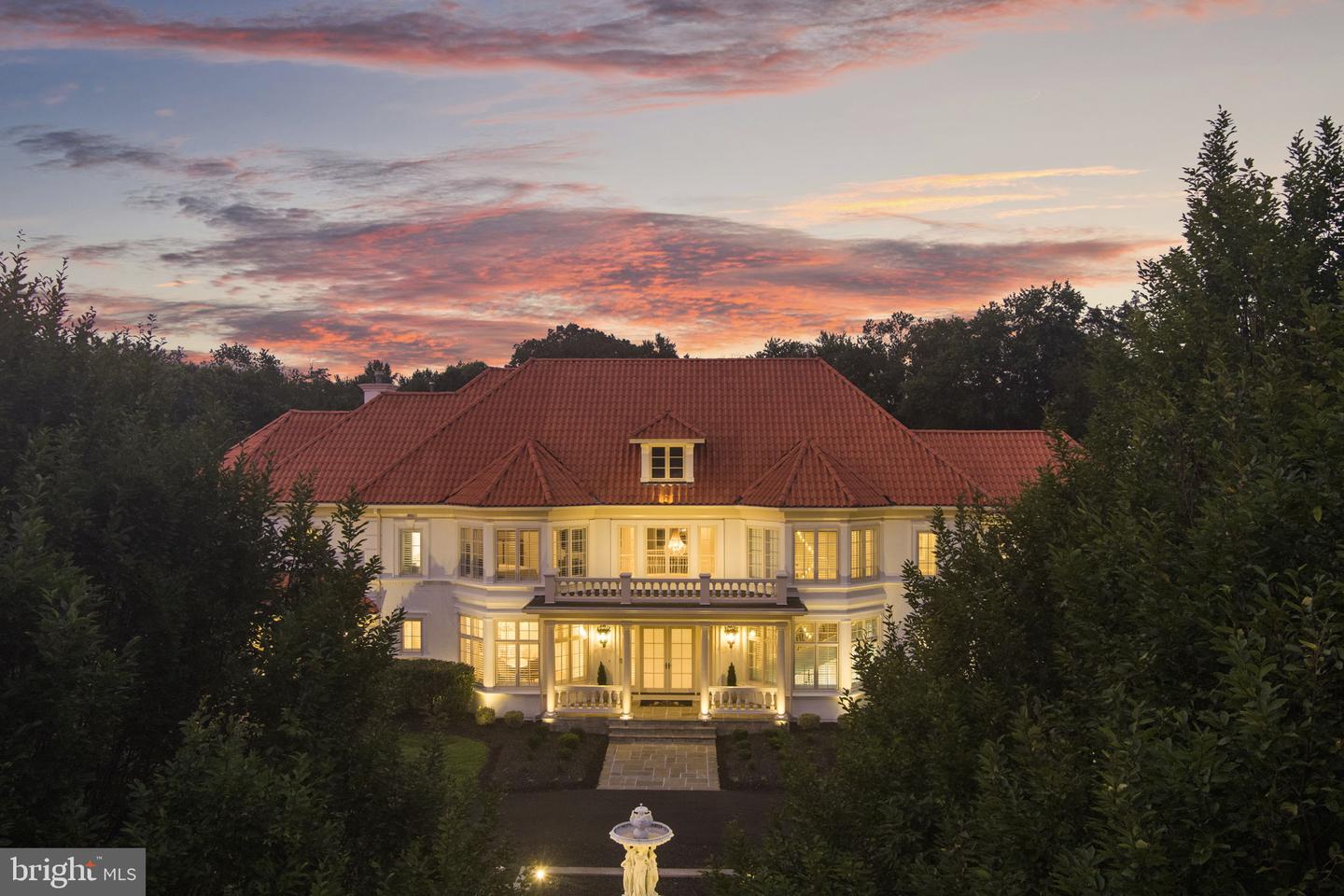 9500 GEORGETOWN PIKE, GREAT FALLS, Virginia 22066, 6 Bedrooms Bedrooms, ,7 BathroomsBathrooms,Residential,For sale,9500 GEORGETOWN PIKE,VAFX2289016 MLS # VAFX2289016