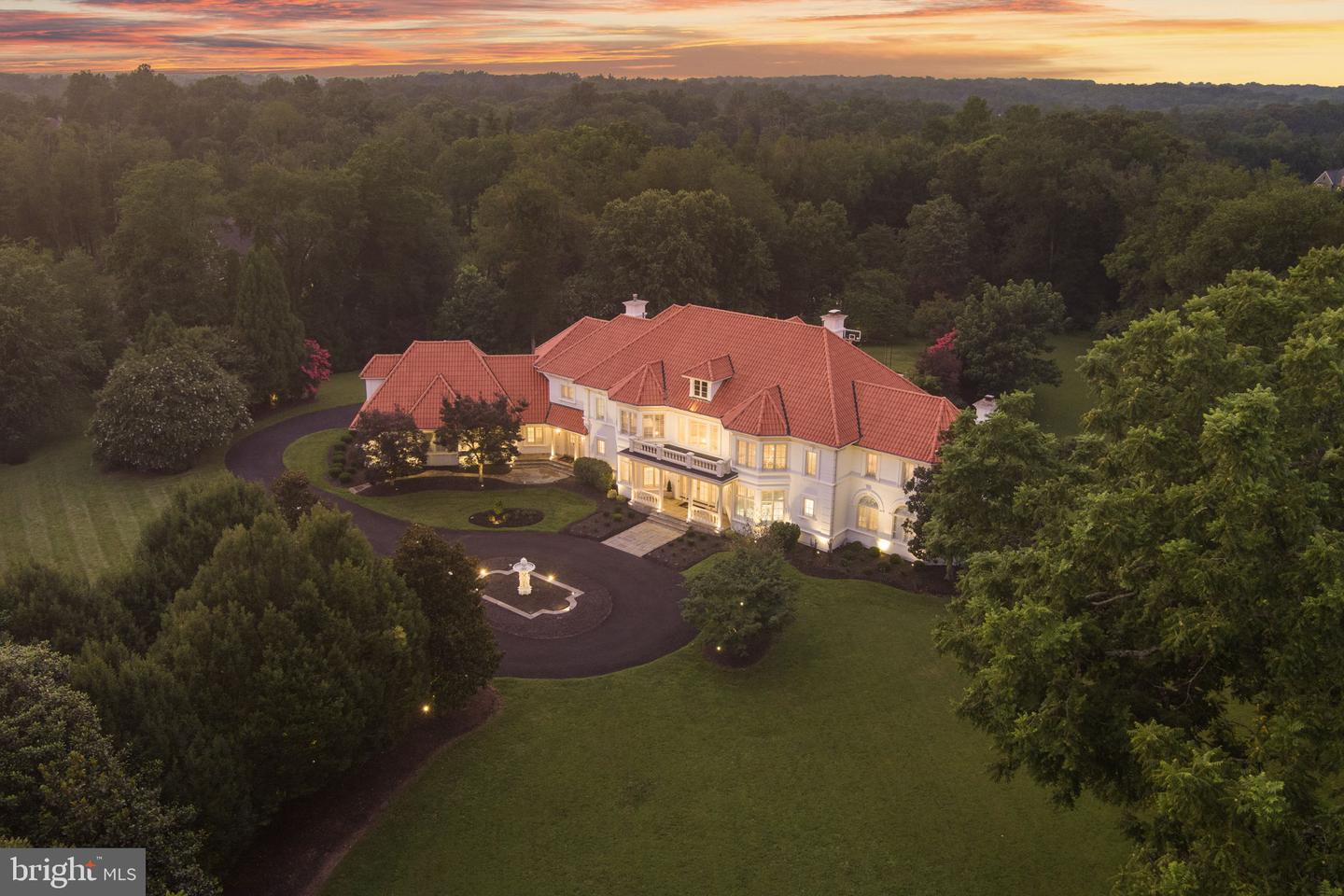 9500 GEORGETOWN PIKE, GREAT FALLS, Virginia 22066, 6 Bedrooms Bedrooms, ,7 BathroomsBathrooms,Residential,For sale,9500 GEORGETOWN PIKE,VAFX2289016 MLS # VAFX2289016