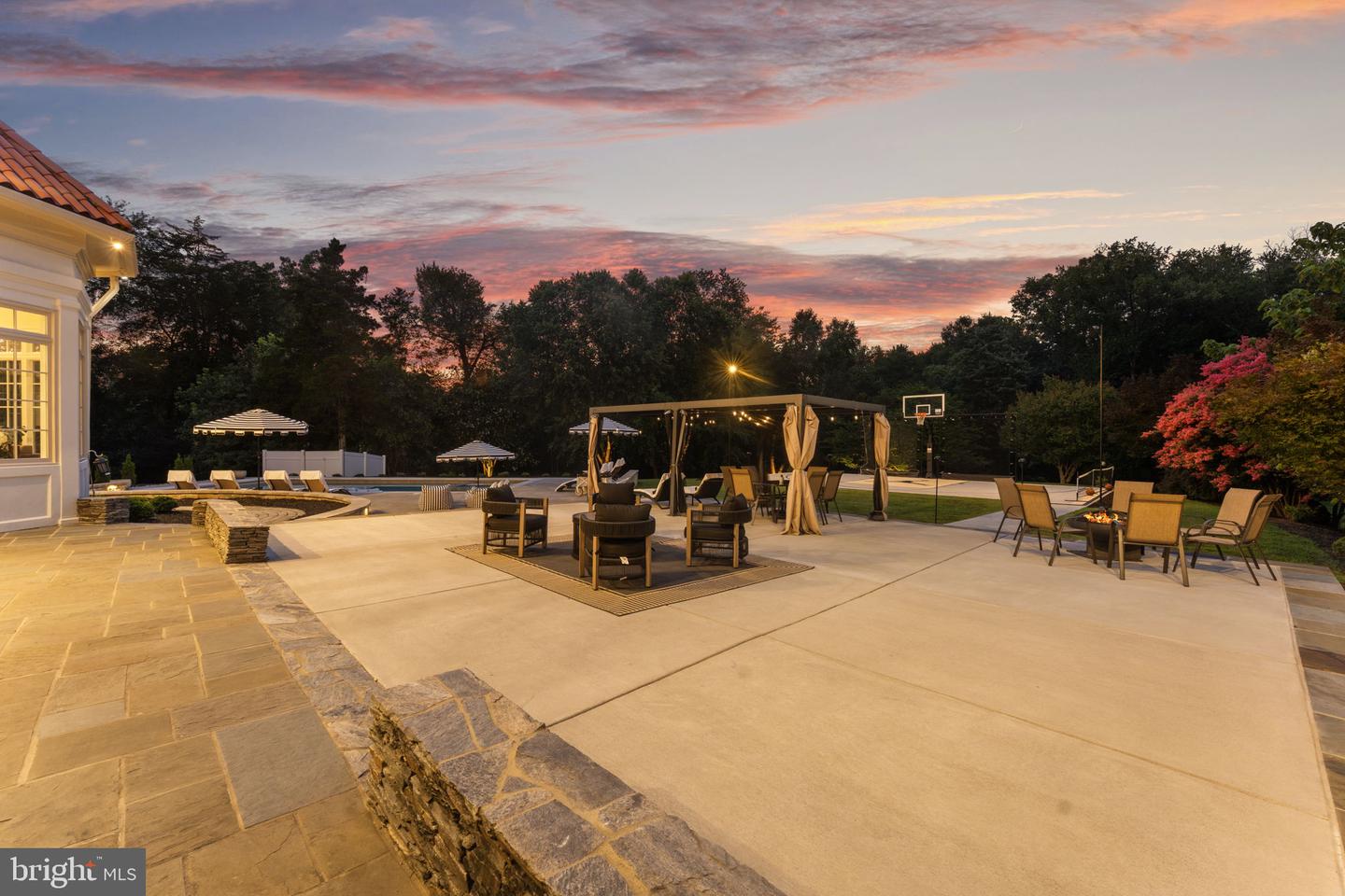 9500 GEORGETOWN PIKE, GREAT FALLS, Virginia 22066, 6 Bedrooms Bedrooms, ,7 BathroomsBathrooms,Residential,For sale,9500 GEORGETOWN PIKE,VAFX2289016 MLS # VAFX2289016