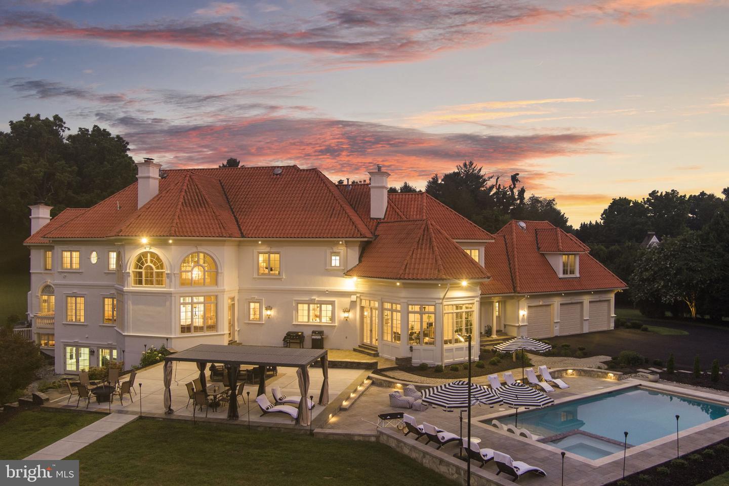 9500 GEORGETOWN PIKE, GREAT FALLS, Virginia 22066, 6 Bedrooms Bedrooms, ,7 BathroomsBathrooms,Residential,For sale,9500 GEORGETOWN PIKE,VAFX2289016 MLS # VAFX2289016