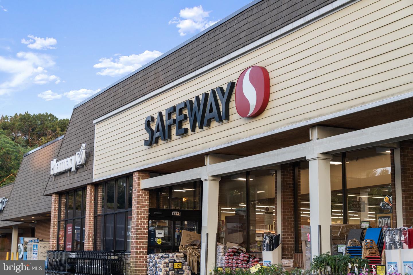 9500 GEORGETOWN PIKE, GREAT FALLS, Virginia 22066, 6 Bedrooms Bedrooms, ,7 BathroomsBathrooms,Residential,For sale,9500 GEORGETOWN PIKE,VAFX2289016 MLS # VAFX2289016