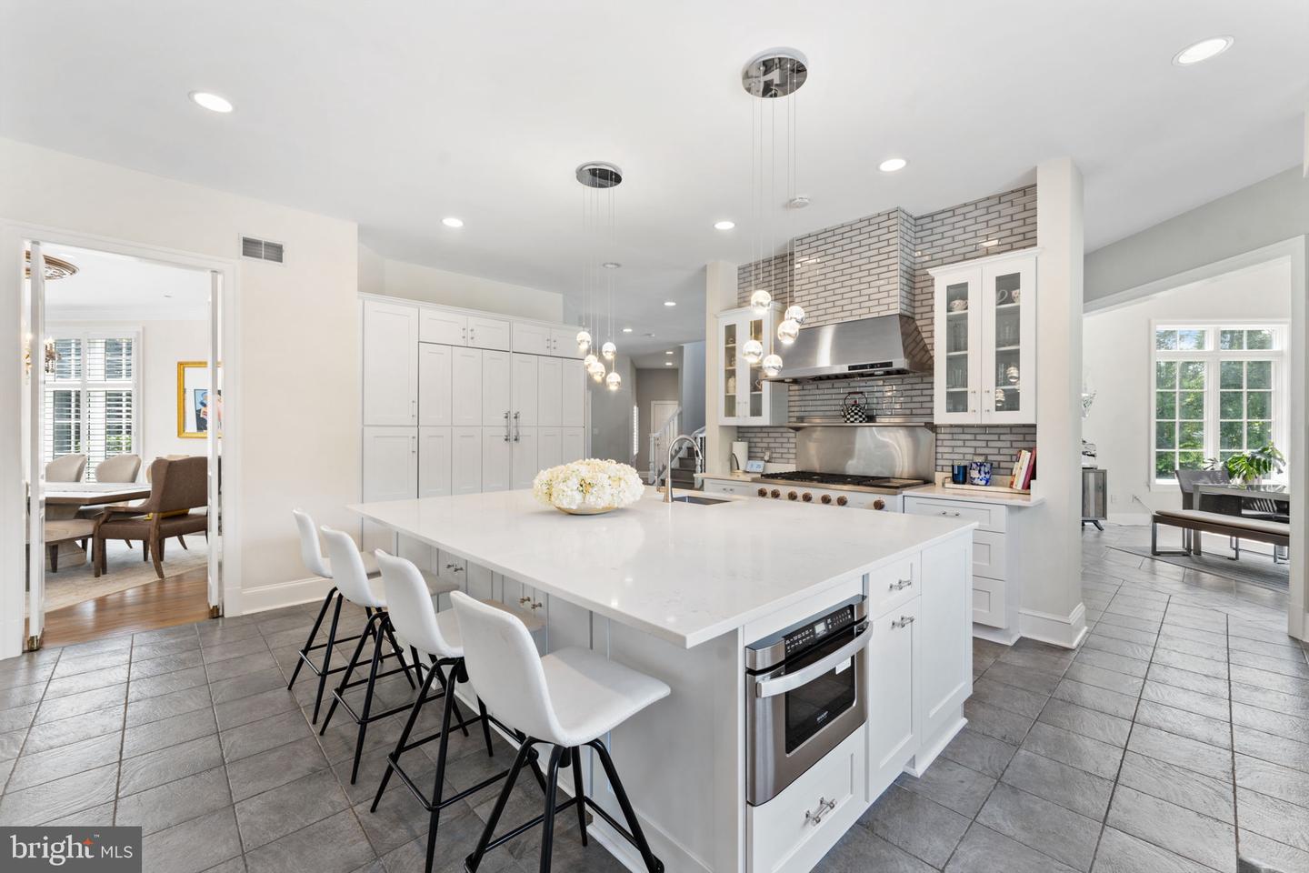 9500 GEORGETOWN PIKE, GREAT FALLS, Virginia 22066, 6 Bedrooms Bedrooms, ,7 BathroomsBathrooms,Residential,For sale,9500 GEORGETOWN PIKE,VAFX2289016 MLS # VAFX2289016