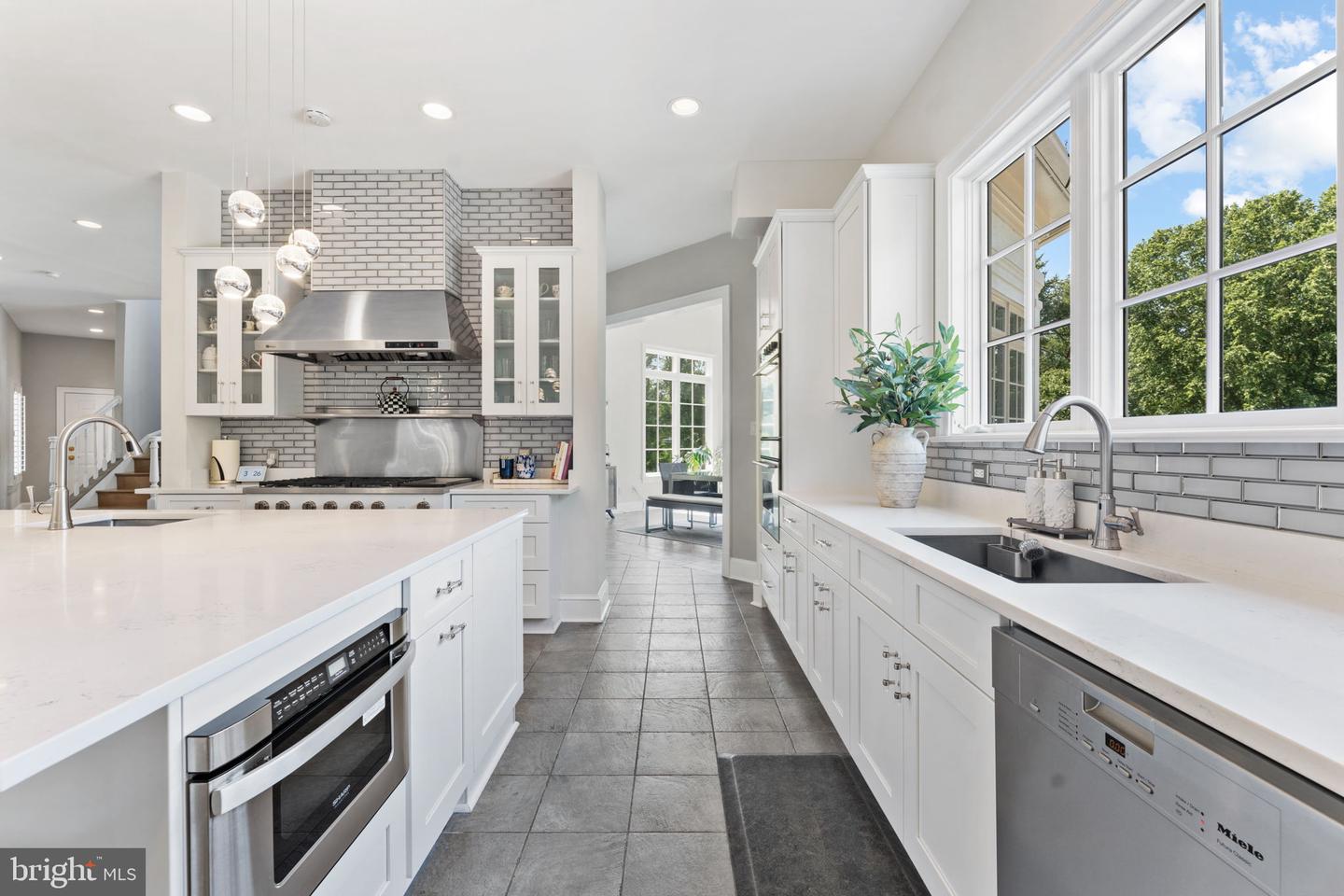 9500 GEORGETOWN PIKE, GREAT FALLS, Virginia 22066, 6 Bedrooms Bedrooms, ,7 BathroomsBathrooms,Residential,For sale,9500 GEORGETOWN PIKE,VAFX2289016 MLS # VAFX2289016