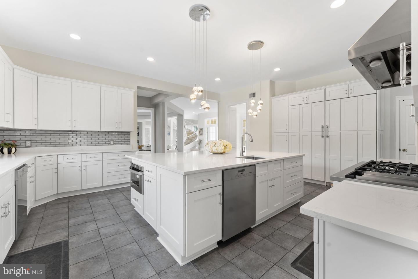 9500 GEORGETOWN PIKE, GREAT FALLS, Virginia 22066, 6 Bedrooms Bedrooms, ,7 BathroomsBathrooms,Residential,For sale,9500 GEORGETOWN PIKE,VAFX2289016 MLS # VAFX2289016