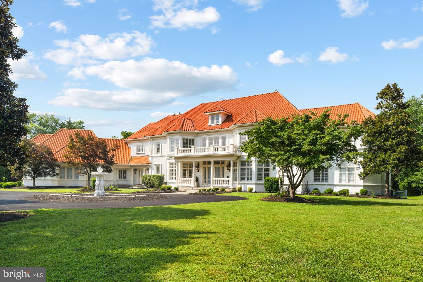 9500 GEORGETOWN PIKE, GREAT FALLS, Virginia 22066, 6 Bedrooms Bedrooms, ,7 BathroomsBathrooms,Residential,For sale,9500 GEORGETOWN PIKE,VAFX2289016 MLS # VAFX2289016