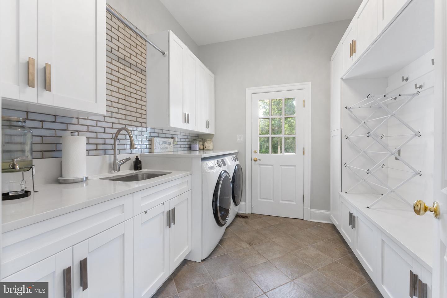 9500 GEORGETOWN PIKE, GREAT FALLS, Virginia 22066, 6 Bedrooms Bedrooms, ,7 BathroomsBathrooms,Residential,For sale,9500 GEORGETOWN PIKE,VAFX2289016 MLS # VAFX2289016