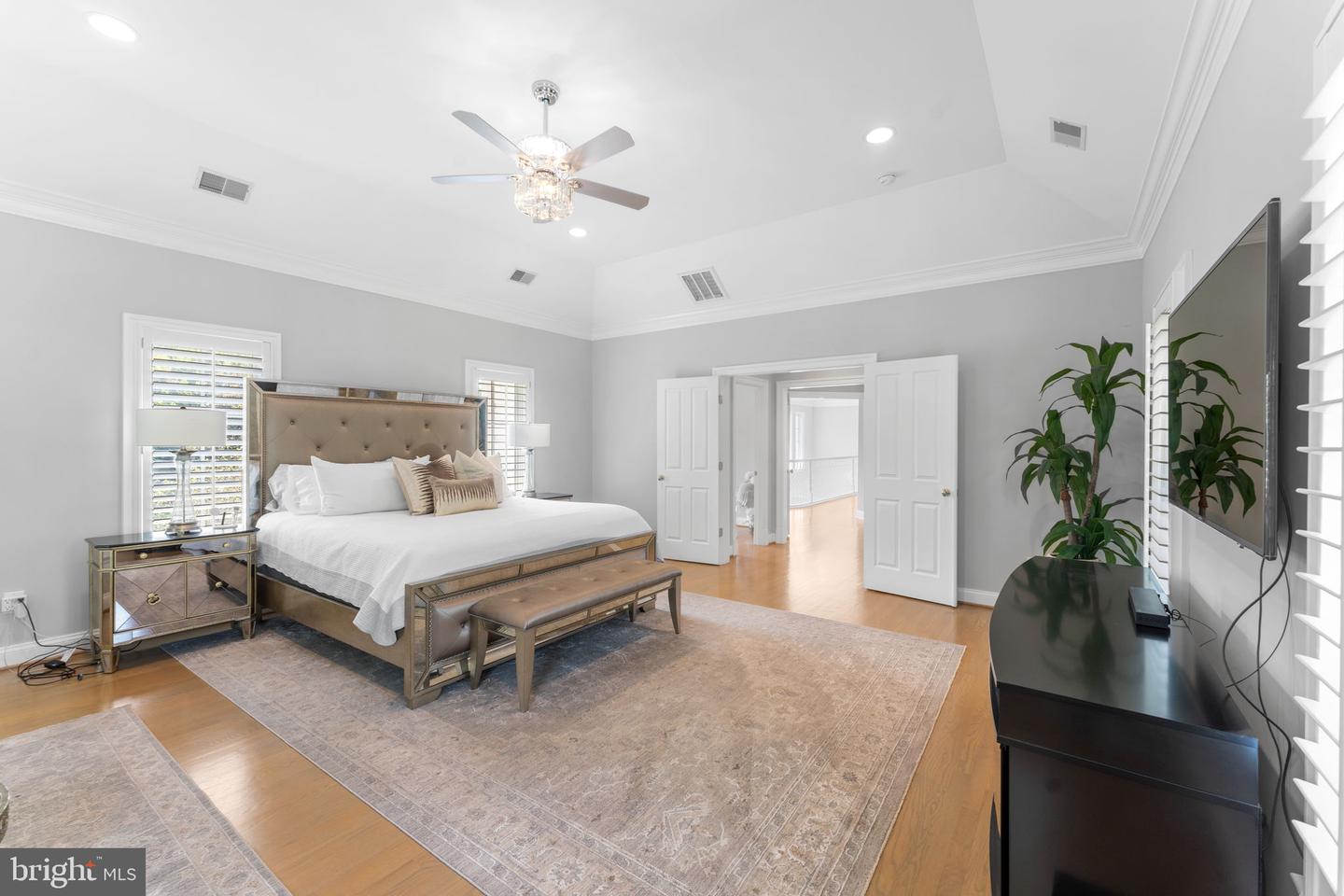 9500 GEORGETOWN PIKE, GREAT FALLS, Virginia 22066, 6 Bedrooms Bedrooms, ,7 BathroomsBathrooms,Residential,For sale,9500 GEORGETOWN PIKE,VAFX2289016 MLS # VAFX2289016