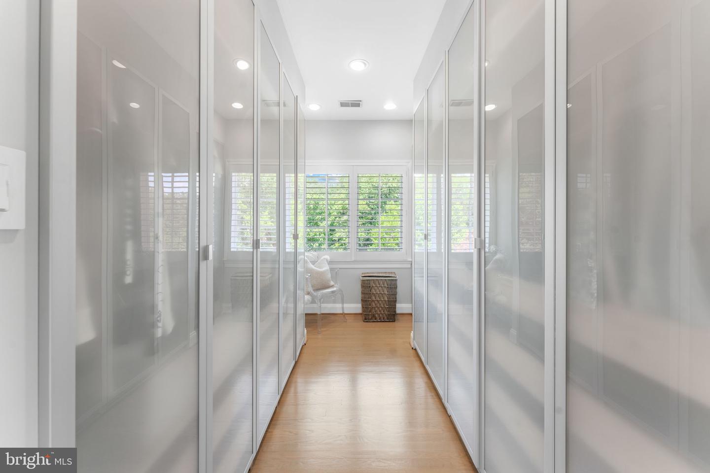 9500 GEORGETOWN PIKE, GREAT FALLS, Virginia 22066, 6 Bedrooms Bedrooms, ,7 BathroomsBathrooms,Residential,For sale,9500 GEORGETOWN PIKE,VAFX2289016 MLS # VAFX2289016