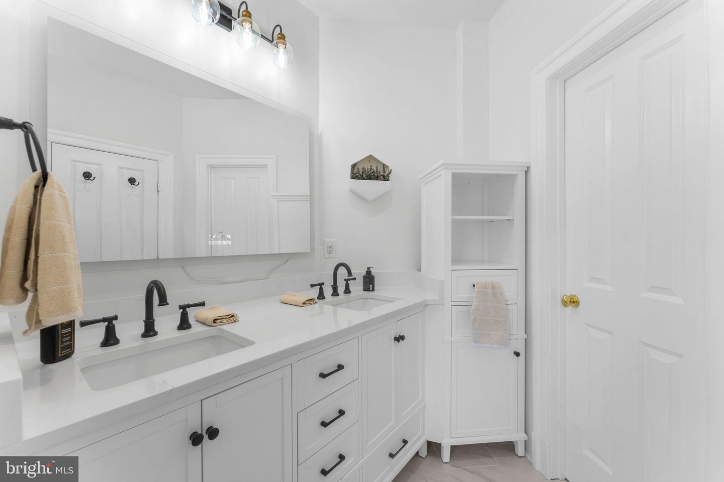 9500 GEORGETOWN PIKE, GREAT FALLS, Virginia 22066, 6 Bedrooms Bedrooms, ,7 BathroomsBathrooms,Residential,For sale,9500 GEORGETOWN PIKE,VAFX2289016 MLS # VAFX2289016