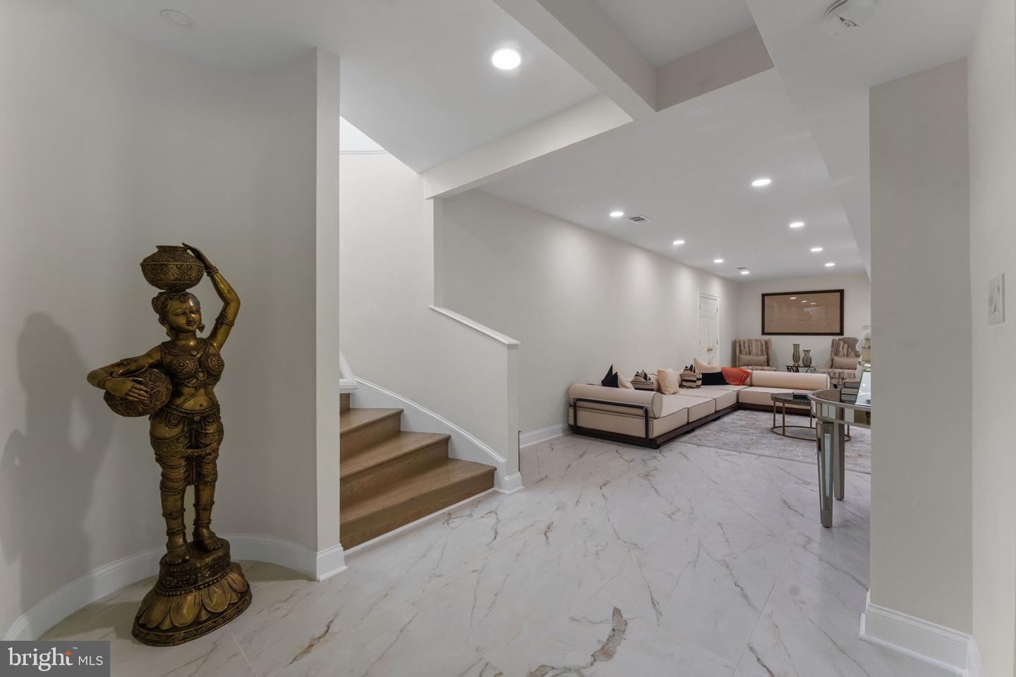 9500 GEORGETOWN PIKE, GREAT FALLS, Virginia 22066, 6 Bedrooms Bedrooms, ,7 BathroomsBathrooms,Residential,For sale,9500 GEORGETOWN PIKE,VAFX2289016 MLS # VAFX2289016