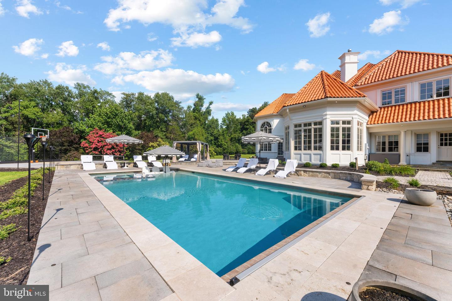 9500 GEORGETOWN PIKE, GREAT FALLS, Virginia 22066, 6 Bedrooms Bedrooms, ,7 BathroomsBathrooms,Residential,For sale,9500 GEORGETOWN PIKE,VAFX2289016 MLS # VAFX2289016