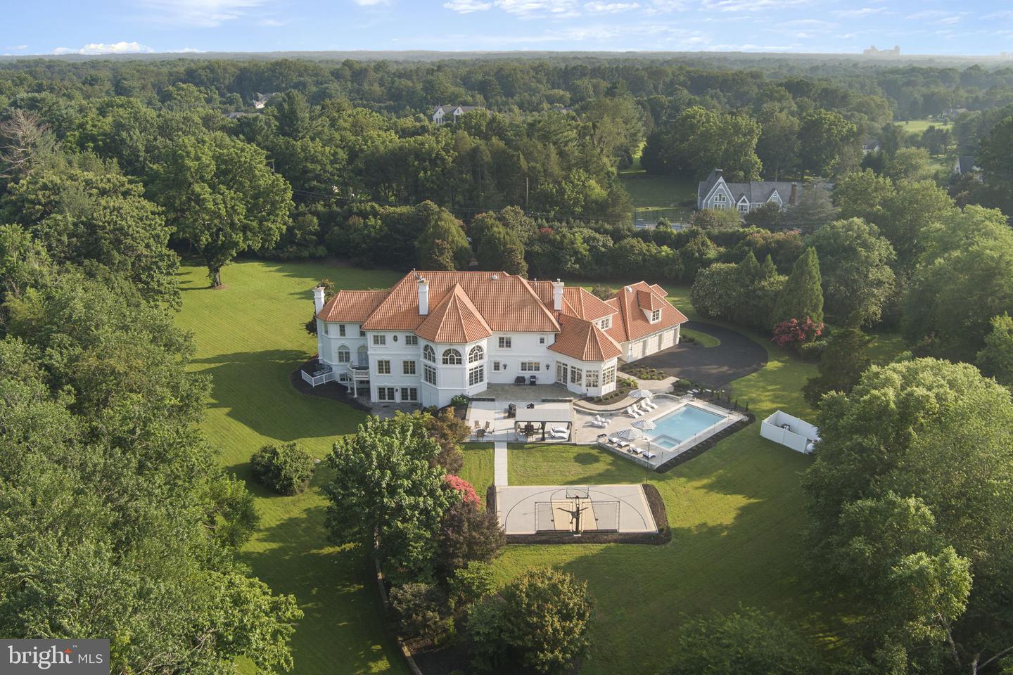 9500 GEORGETOWN PIKE, GREAT FALLS, Virginia 22066, 6 Bedrooms Bedrooms, ,7 BathroomsBathrooms,Residential,For sale,9500 GEORGETOWN PIKE,VAFX2289016 MLS # VAFX2289016