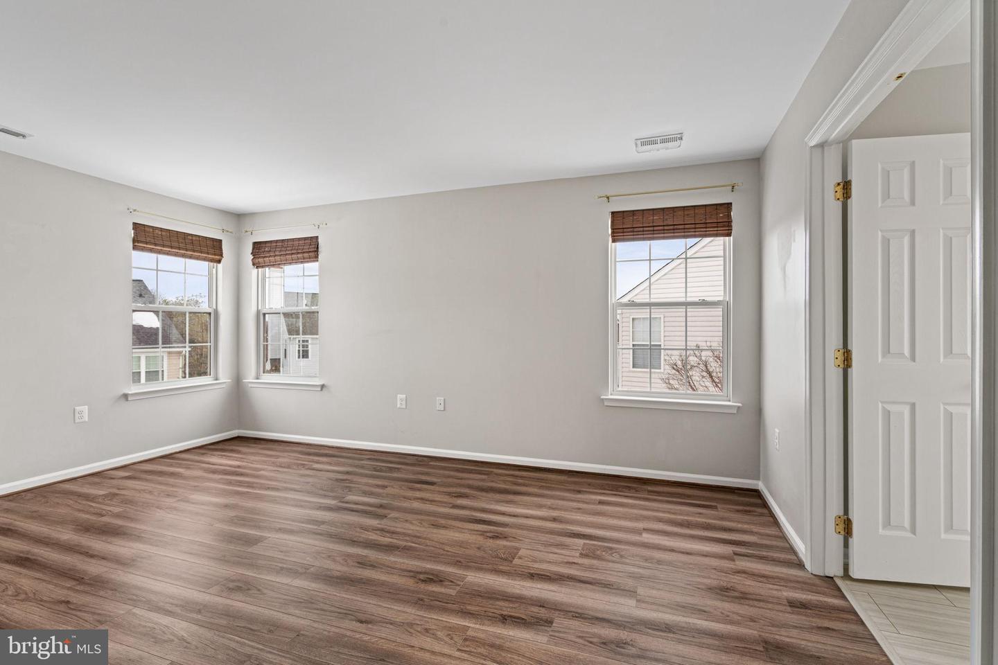 105 BUGLE CT NE, LEESBURG, Virginia 20176, 5 Bedrooms Bedrooms, 16 Rooms Rooms,3 BathroomsBathrooms,Residential,For sale,105 BUGLE CT NE,VALO2115294 MLS # VALO2115294