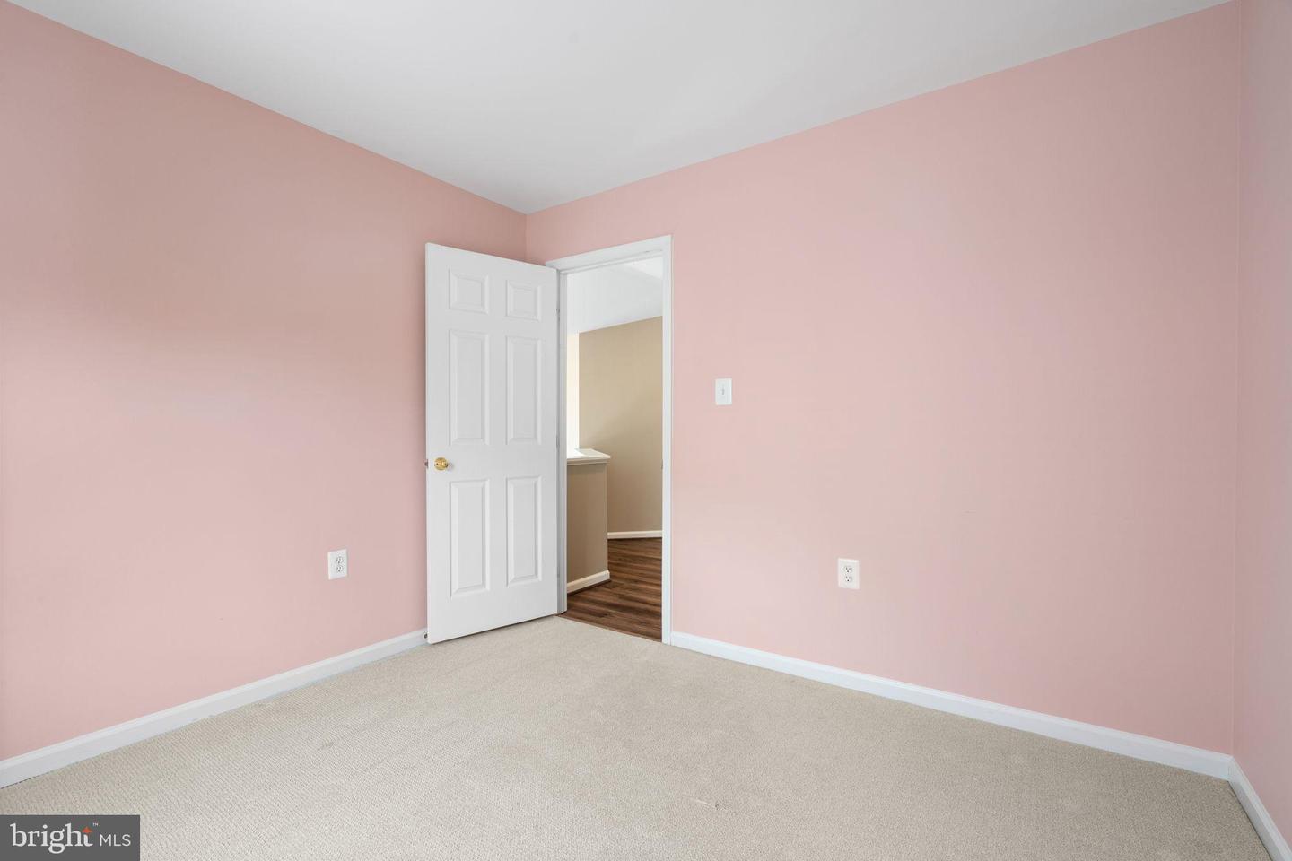 105 BUGLE CT NE, LEESBURG, Virginia 20176, 5 Bedrooms Bedrooms, 16 Rooms Rooms,3 BathroomsBathrooms,Residential,For sale,105 BUGLE CT NE,VALO2115294 MLS # VALO2115294