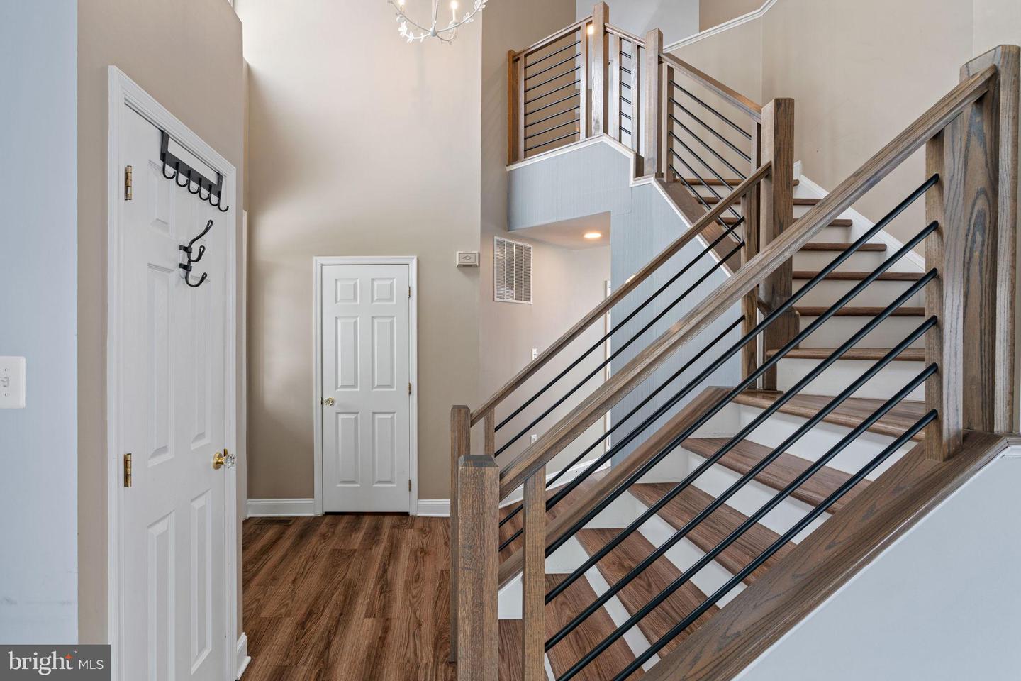 105 BUGLE CT NE, LEESBURG, Virginia 20176, 5 Bedrooms Bedrooms, 16 Rooms Rooms,3 BathroomsBathrooms,Residential,For sale,105 BUGLE CT NE,VALO2115294 MLS # VALO2115294