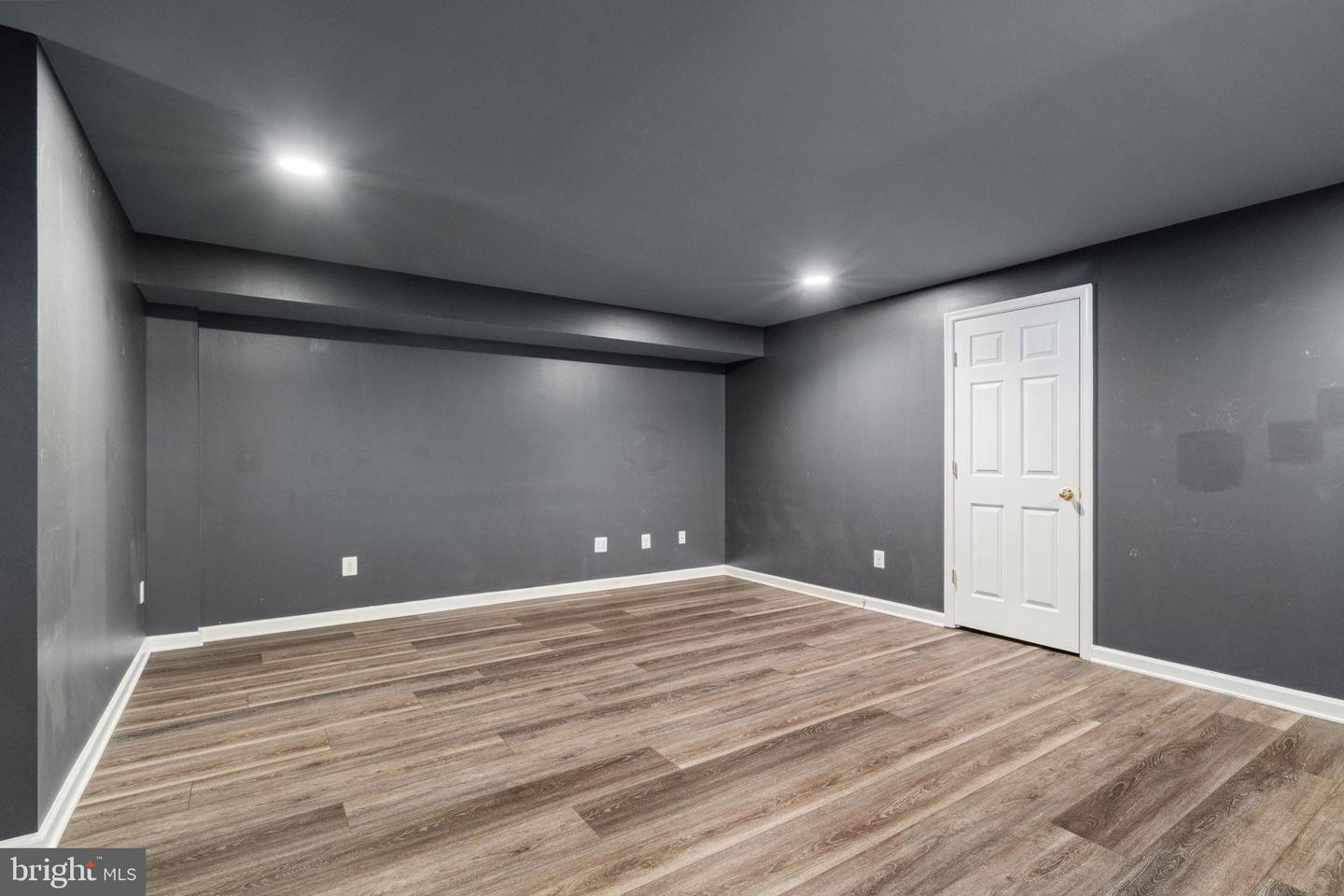 105 BUGLE CT NE, LEESBURG, Virginia 20176, 5 Bedrooms Bedrooms, 16 Rooms Rooms,3 BathroomsBathrooms,Residential,For sale,105 BUGLE CT NE,VALO2115294 MLS # VALO2115294