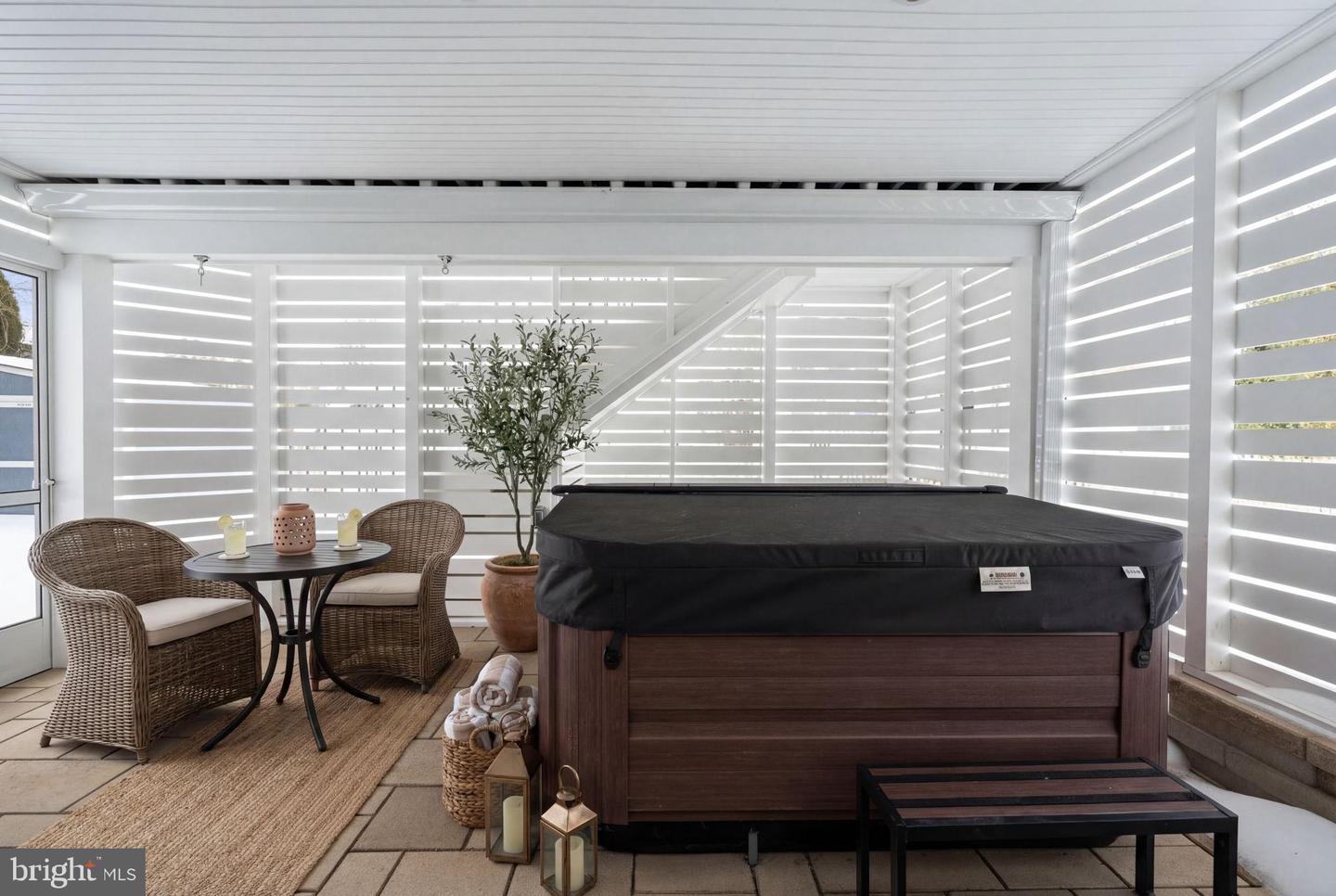 105 BUGLE CT NE, LEESBURG, Virginia 20176, 5 Bedrooms Bedrooms, 16 Rooms Rooms,3 BathroomsBathrooms,Residential,For sale,105 BUGLE CT NE,VALO2115294 MLS # VALO2115294