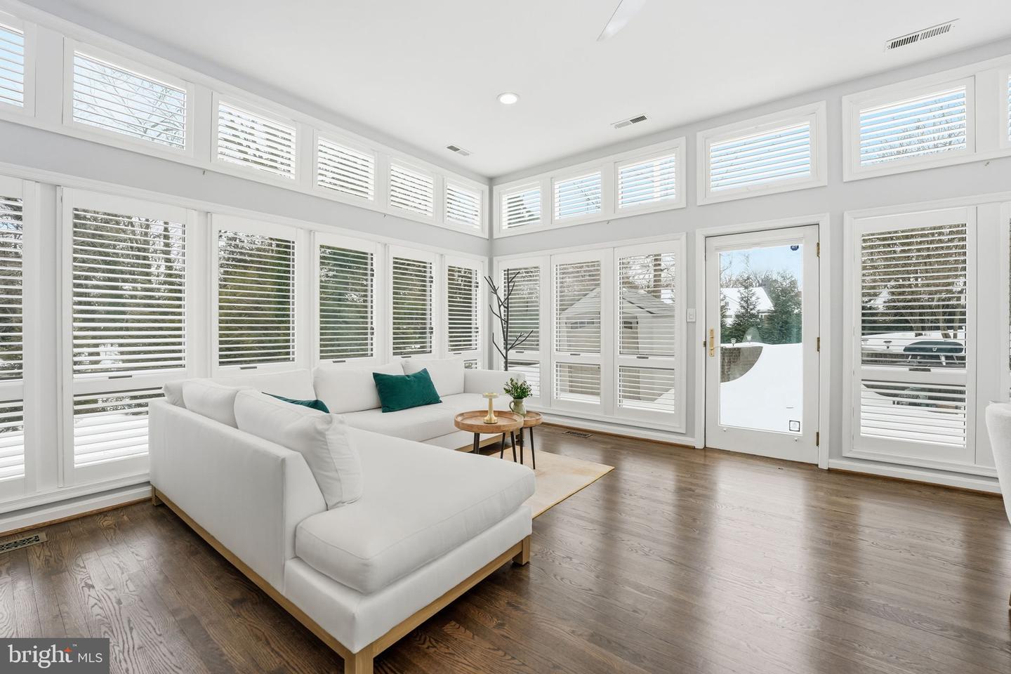 7321 MASONVILLE DR, ANNANDALE, Virginia 22003, 4 Bedrooms Bedrooms, ,3 BathroomsBathrooms,Residential,For sale,7321 MASONVILLE DR,VAFX2289202 MLS # VAFX2289202