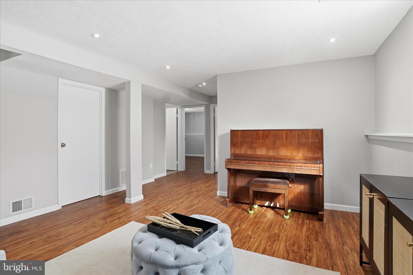 9404 WROUGHT IRON CT, FAIRFAX, Virginia 22032, 4 Bedrooms Bedrooms, ,2 BathroomsBathrooms,Residential,For sale,9404 WROUGHT IRON CT,VAFX2289274 MLS # VAFX2289274