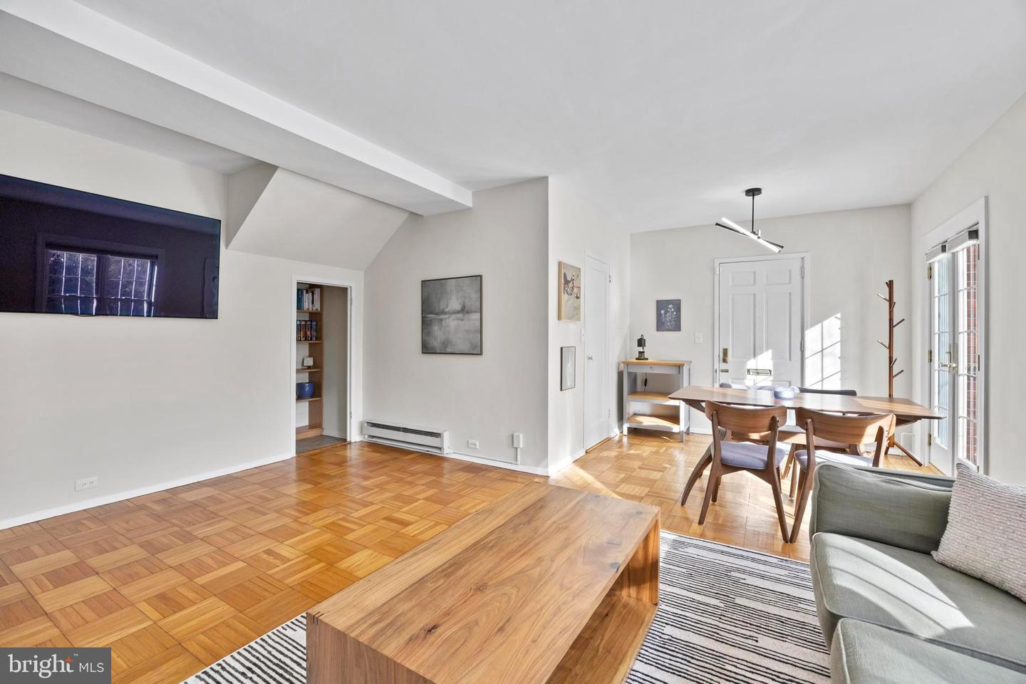 3363 MARTHA CUSTIS DR, ALEXANDRIA, Virginia 22302, 1 Bedroom Bedrooms, ,1 BathroomBathrooms,Residential,For sale,3363 MARTHA CUSTIS DR,VAAX2053874 MLS # VAAX2053874