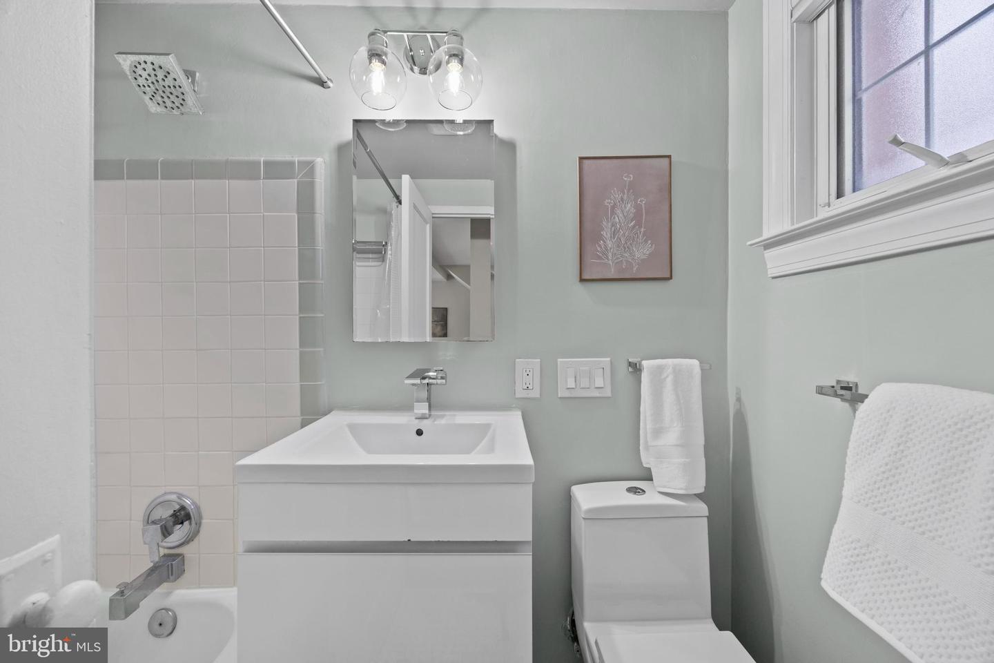 3363 MARTHA CUSTIS DR, ALEXANDRIA, Virginia 22302, 1 Bedroom Bedrooms, ,1 BathroomBathrooms,Residential,For sale,3363 MARTHA CUSTIS DR,VAAX2053874 MLS # VAAX2053874