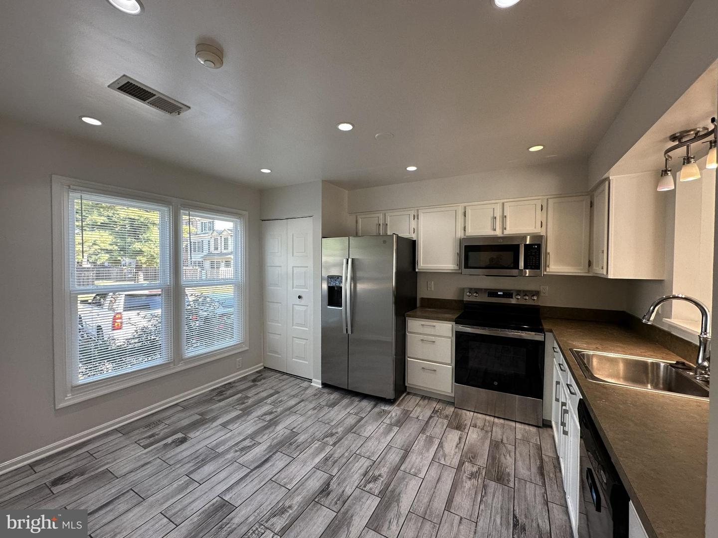 10413 RAPIDAN LN, MANASSAS, Virginia 20109, 3 Bedrooms Bedrooms, 8 Rooms Rooms,2 BathroomsBathrooms,Residential,For sale,10413 RAPIDAN LN,VAPW2111972 MLS # VAPW2111972 10413 RAPIDAN LN, MANASSAS, Virginia 20109, 3 Bedrooms Bedrooms, 8 Rooms Rooms,2 BathroomsBathrooms,Residential,For sale,10413 RAPIDAN LN,VAPW2111972 MLS # VAPW2111972