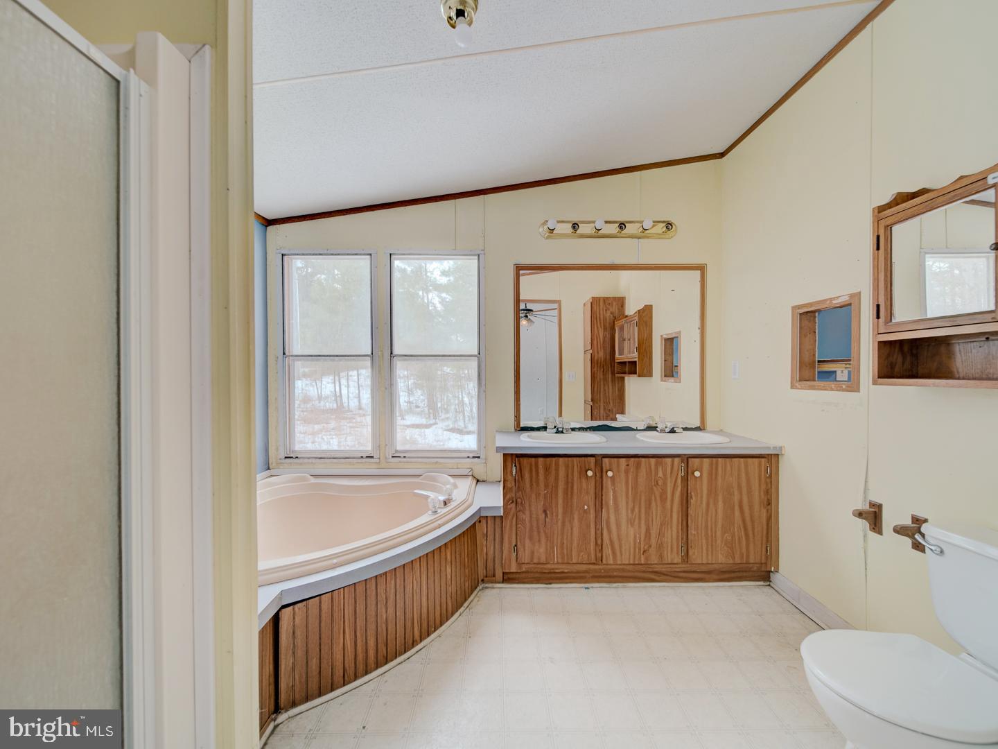 13577 COUNTYLINE CHURCH RD, WOODFORD, Virginia 22580, 3 Bedrooms Bedrooms, ,2 BathroomsBathrooms,Residential,For sale,13577 COUNTYLINE CHURCH RD,VACV2009488 MLS # VACV2009488